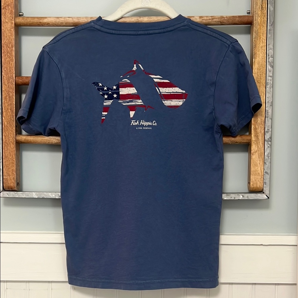 Boys Fish hippie T-shirt, size small American flag